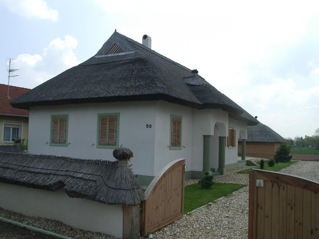 Csenye Vendeghaz Hotel Exterior foto