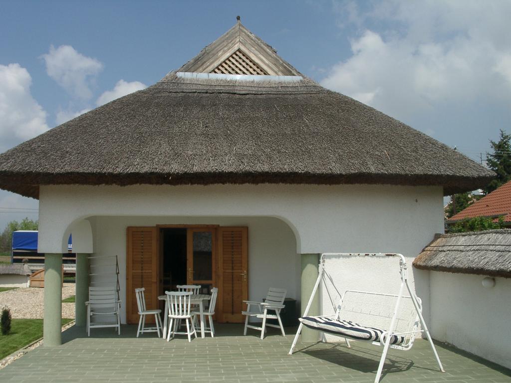 Csenye Vendeghaz Hotel Exterior foto